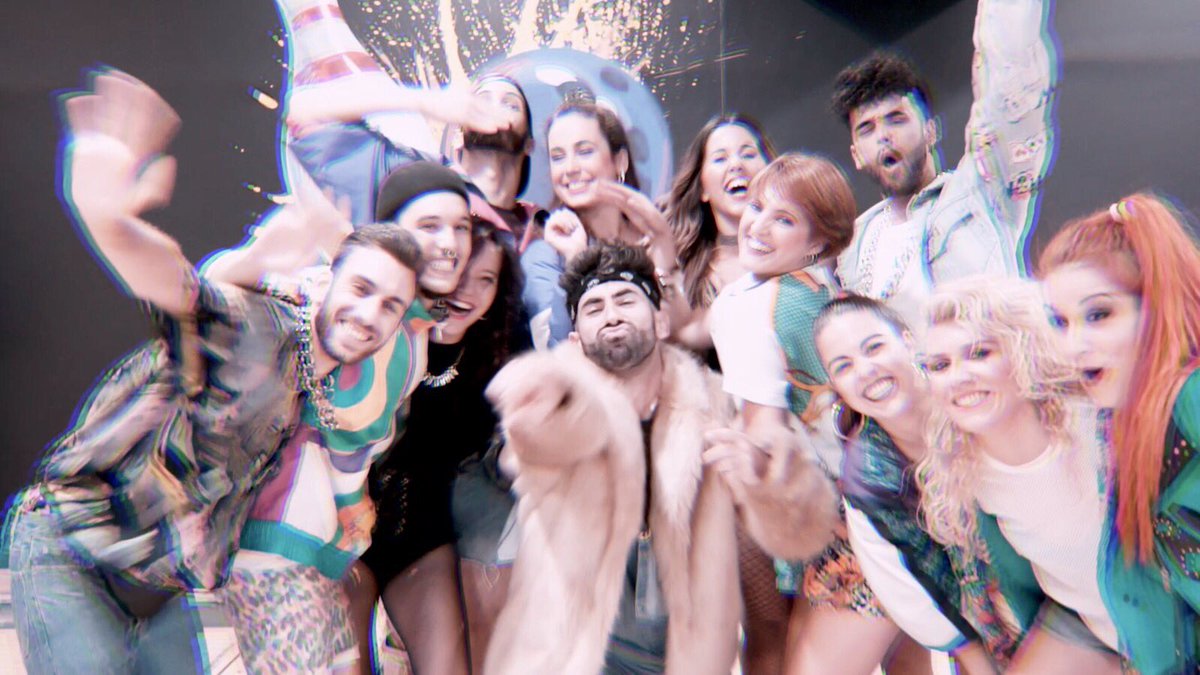 fran_coem's tweet photo. Nuevo vídeoclip!!! Con todos mis amazings compis que los amo con locura! Espero que os guste!! @katyperry ❤️
https://t.co/HLSe4x2YCQ https://t.co/rMibgJllry