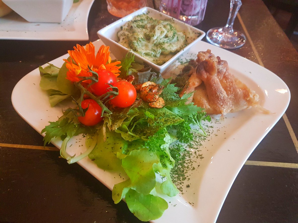 <a href="/ohmnomvegan/">Temperance Bar</a> thank you for an amazing #vegan #dinner &amp; #cocktails! For me &amp; <a href="/allyclow/">Ally Clow</a> #delicious! Check them out if you're in #Hastings