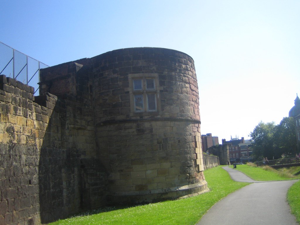 simon_chard's tweet photo. "The mason stirs:
Words!
Pens are too light.
Take a chisel to write."
#MordenTower where Basil Bunting gave the first reading of Briggflatts https://t.co/1hfEF1nEtt