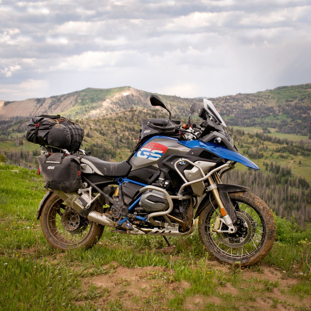 ADVPulse's tweet photo. We installed #AltRider #crashbars and #skidplate on our #BMW #R1200GS Rallye for extra protection on the trail. Next up #DualSport knobbies! https://t.co/kH49JHIo3Y