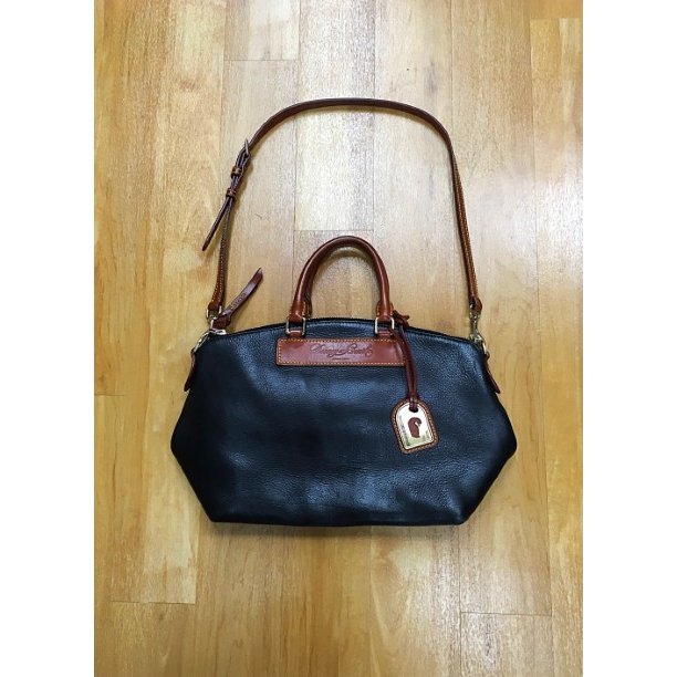 ClothesMentorRH's tweet photo. π¦ Dooney & Bourke Handbag - $50
.
.
.
#rockhillsc #sc #southcarolina #cmrockhill #cherryrd #winthrop #winthrop... https://t.co/NzmruaZYeu
