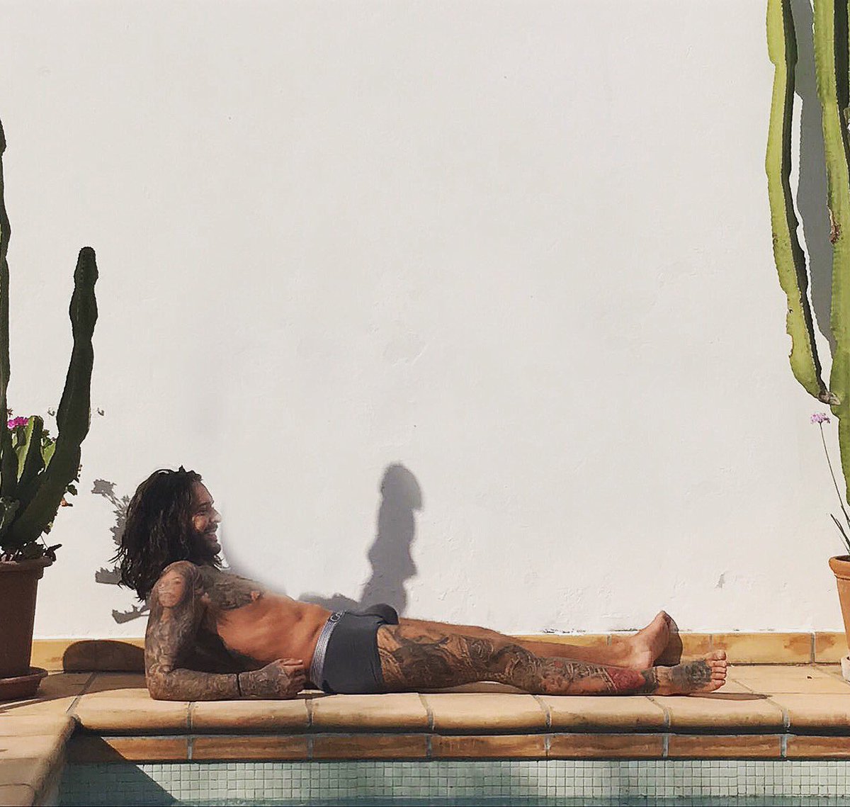 P_Wicks01's tweet photo. Chilling in the sun last week...😁 https://t.co/5OqDfQ49G4