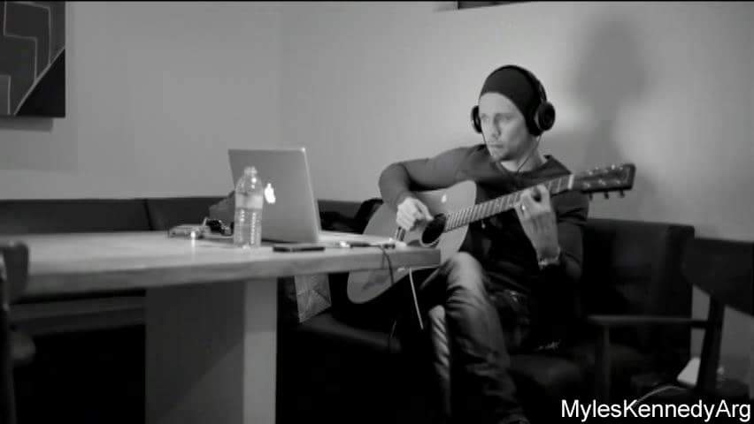 💿 <a href="/MylesKennedy/">Myles Kennedy</a> - Lo que se viene...

Hace unos días desde la cuenta oficial de <a href="/AlterBridge/">Alter Bridge</a> nos confirmaban algo... fb.me/8GisPcRjK