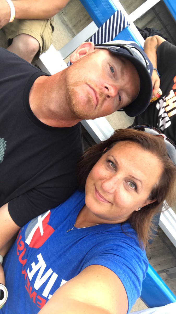 debbie_claus's tweet photo. #roxsolidselfie @StCloudRox https://t.co/4nv7X4pnaS