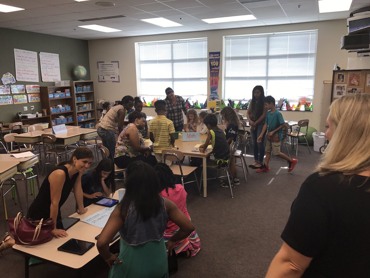 MsC_PtownElem's tweet photo. Round 2 PEAK AT MY SEAT!!! Great way to engage our families!!@maggiecarlisi https://t.co/FZnUnMQhMD