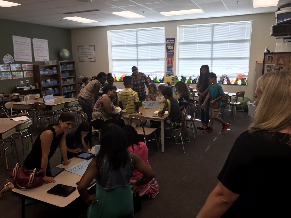 MsC_PtownElem's tweet photo. Round 2 PEAK AT MY SEAT!!! Great way to engage our families!!@maggiecarlisi https://t.co/FZnUnMQhMD
