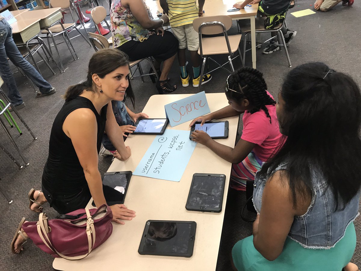 MsC_PtownElem's tweet photo. Round 2 PEAK AT MY SEAT!!! Great way to engage our families!!@maggiecarlisi https://t.co/FZnUnMQhMD