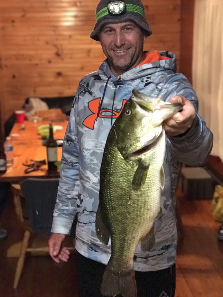 C_Norton7's tweet photo. @trent_glover Got the hot stick right now. Leading the 2 week bass tournament with this, with only 4 days to go. https://t.co/PS9YjE0XYL
