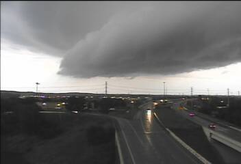 MPRweather's tweet photo. Clear rotating wall cloud visible on MNDOT traffic cam on Hwy 169 near Minnesota River. #mnwx https://t.co/GGw54VwXmQ