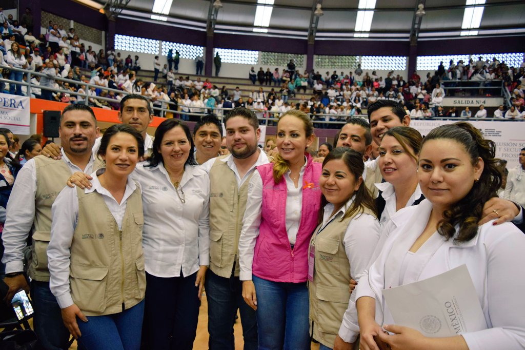 SaraAburtoR's tweet photo. Excepcional el trabajo de todos y cada uno de los compañeros que conformamos #Prospera_Mich. Sin ustedes eventos cómo hoy no serían posibles https://t.co/6eQ8OJ040T