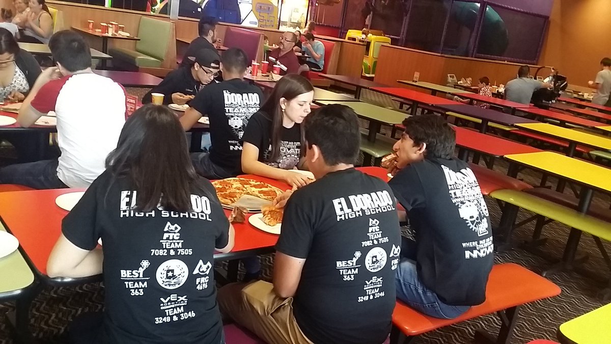 mrsanchezedhs's tweet photo. I would like to thank everyone who supported the RoboAzTechs! I will forever be grateful for helping this group of amazing students!!!!!!! https://t.co/1ROM2OQx4X