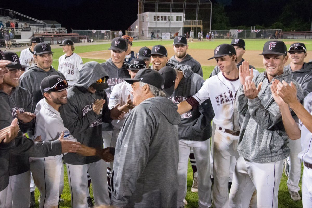 FalCommodores's tweet photo. 19 seasons. 400 victories. 

Congrats to a Cape League legend 👏🏻👏🏻#WinItForTrundy https://t.co/p1SyR7I96G
