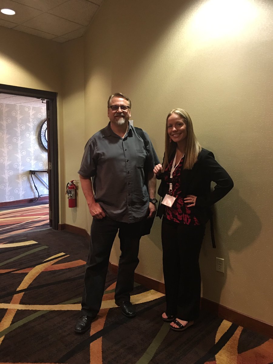 TechieTilisa's tweet photo. #AAEEBL2017 We participated in an AAEEBL IGNITE session and had fun doing it!  @harapnuik @LUDigitalEd @AAEEBL @LamarUniversity https://t.co/ZTRFKhNjFJ