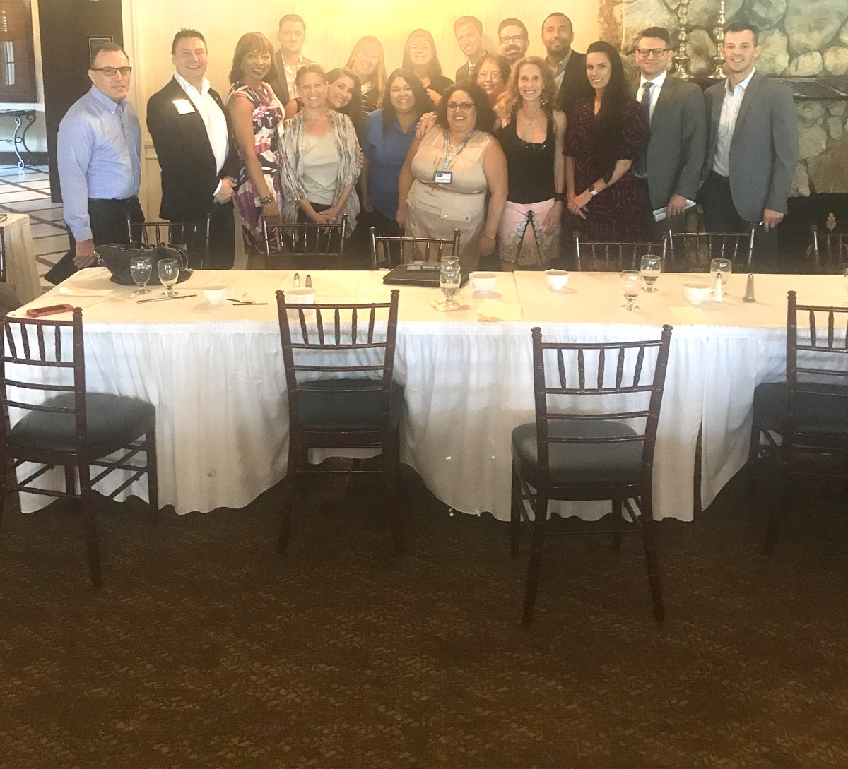 Dee_Burrowes's tweet photo. It's a global affair, meeting with business owners elevating their businesses #bniorlando #bniworks #connections #inalignment #Megaweek #luv https://t.co/vzYbdlKJW8