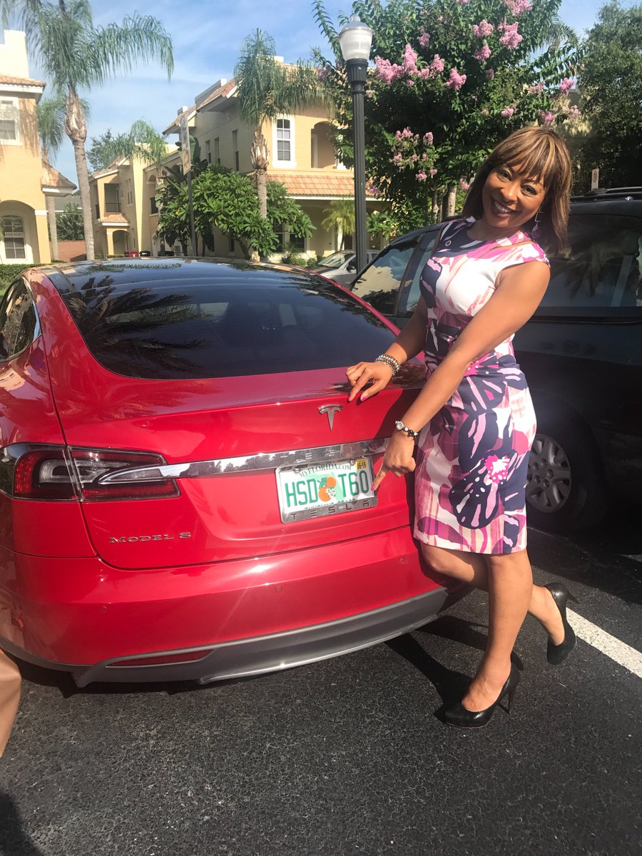 Dee_Burrowes's tweet photo. It's a global affair, meeting with business owners elevating their businesses #bniorlando #bniworks #connections #inalignment #Megaweek #luv https://t.co/vzYbdlKJW8