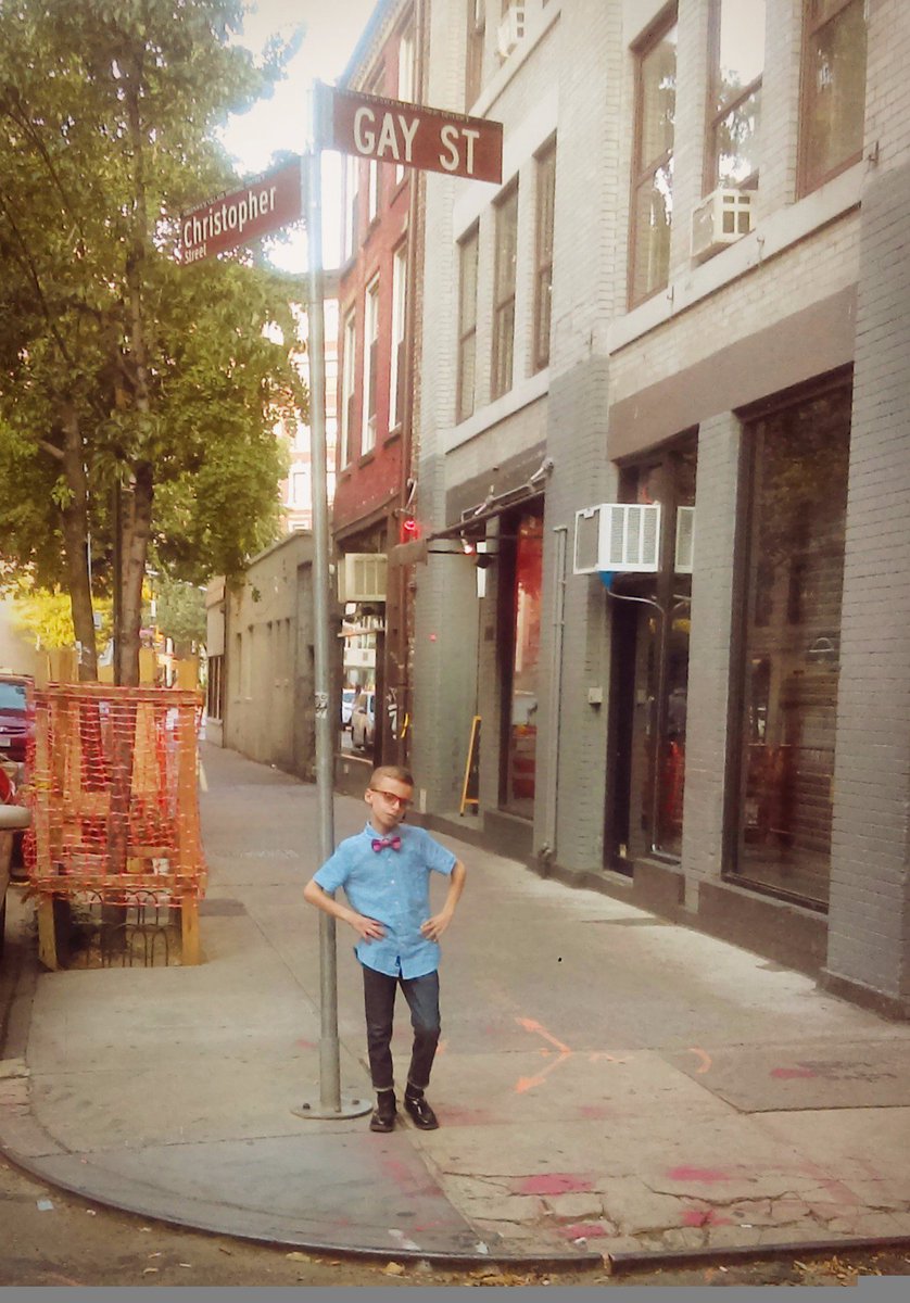 desmond_amazing's tweet photo. A day in the West Village at Gay Street and Christopher Street. #desmondisamazing #desmondnapoles #westvillage #christopherst #gayst #LGBT https://t.co/2yFO4HfOFJ