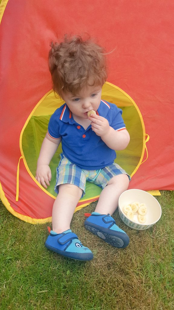 leemissons's tweet photo. Alfresco dining and play for the boy tonight. I apologise if i post about him too much, he just makes my life so much cooler! #DadLife https://t.co/MNIduVcHkC