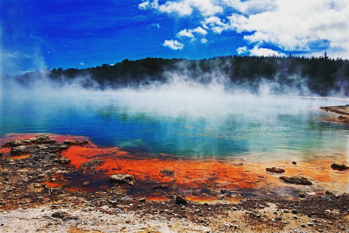 gemdotm's tweet photo. Wai-o-Tapu. Natural magic @WaiotapuNZ #NewZealand #rotorua #waiotapu #geothermal #naturalwonder #surreal #magical #seeingisbelieving https://t.co/UOIZEhVOWW