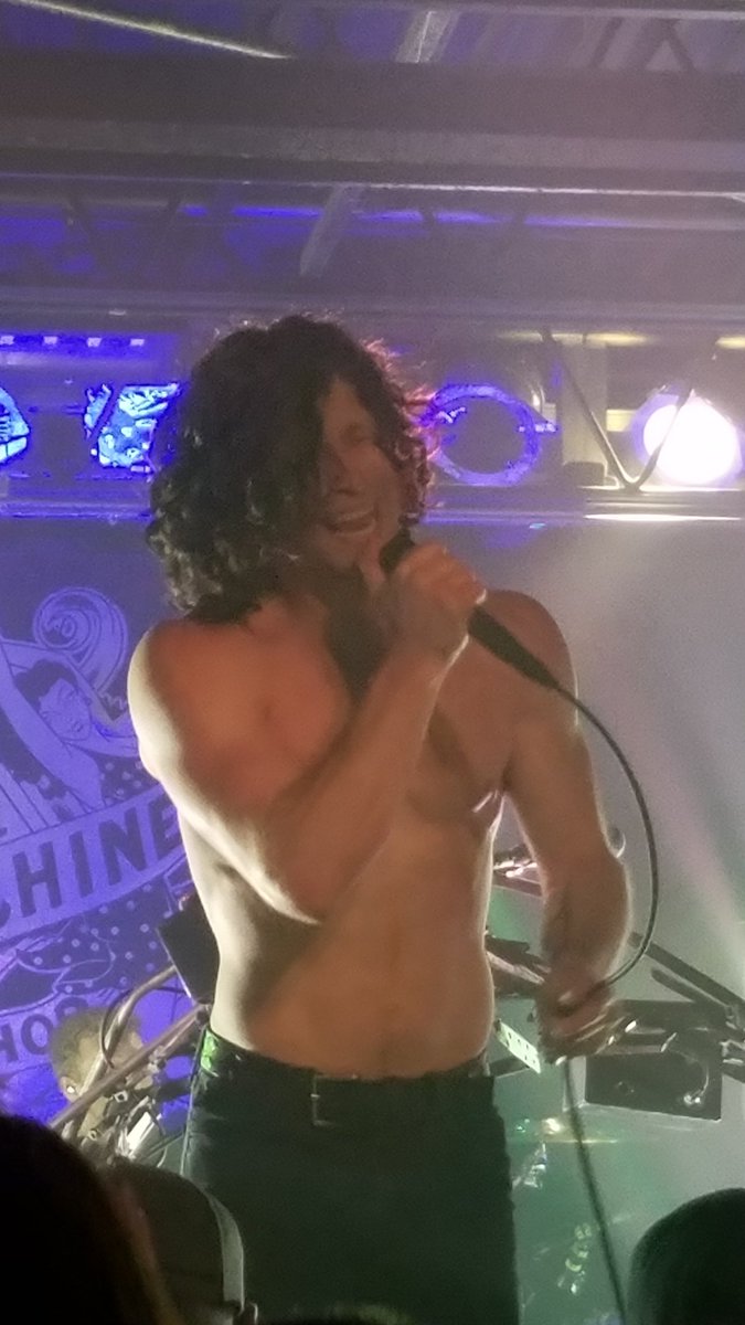 beckysi45840's tweet photo. @nothingmorerock  The best concert I have ever been to! Most energy I've ever seen in a band and the crowd! https://t.co/728FRIAoGG