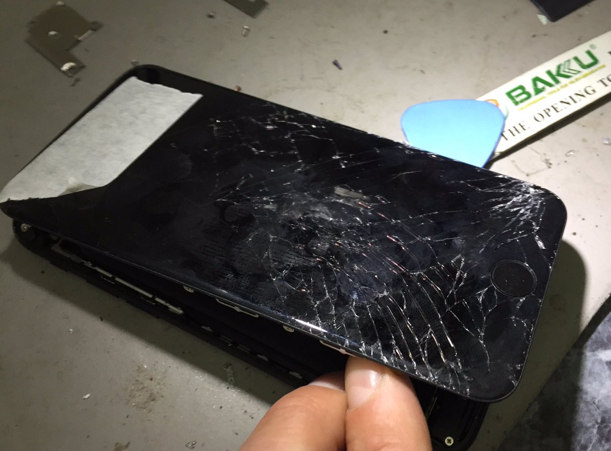 DiskosDenbigh's tweet photo. iPhone 7 under the knife! #iPhonerepair #denbigh #ruthin #denbighshire https://t.co/nmzbjzbaNH