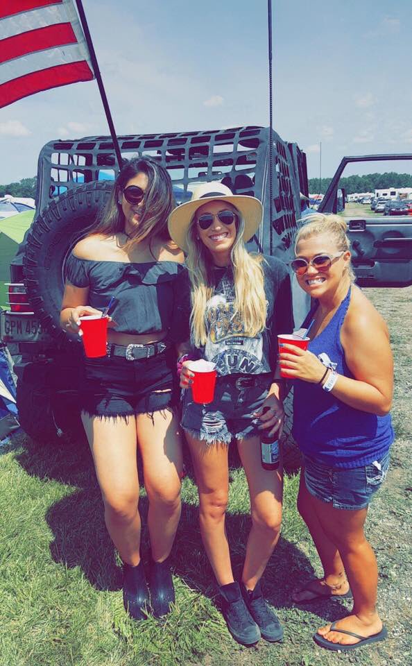 mnagel678's tweet photo. @faster_horses bad news is I didn't get drunk like I planned, good news is I get to remember the wknd 🍻#partyofthesummer #5yearslotsofbeers https://t.co/iP6wwl3GdJ