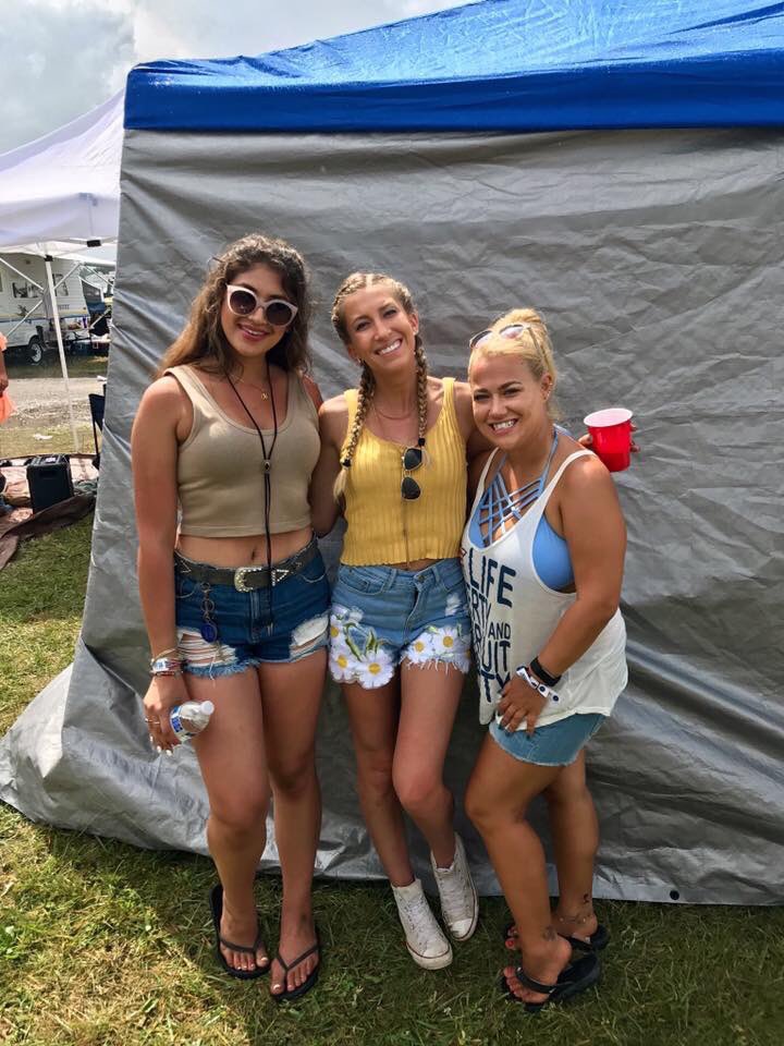 mnagel678's tweet photo. @faster_horses bad news is I didn't get drunk like I planned, good news is I get to remember the wknd 🍻#partyofthesummer #5yearslotsofbeers https://t.co/iP6wwl3GdJ