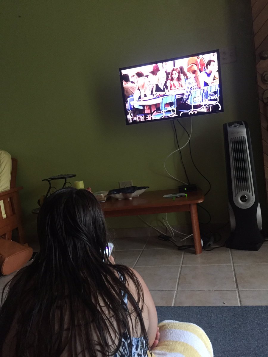 Shananana11's tweet photo. My sisters and I befriended a 14 yr old and she's never seen Mean Girls, so we kidnapped her and are making her watch #bewareoftheplastics https://t.co/f1vrGBewPV