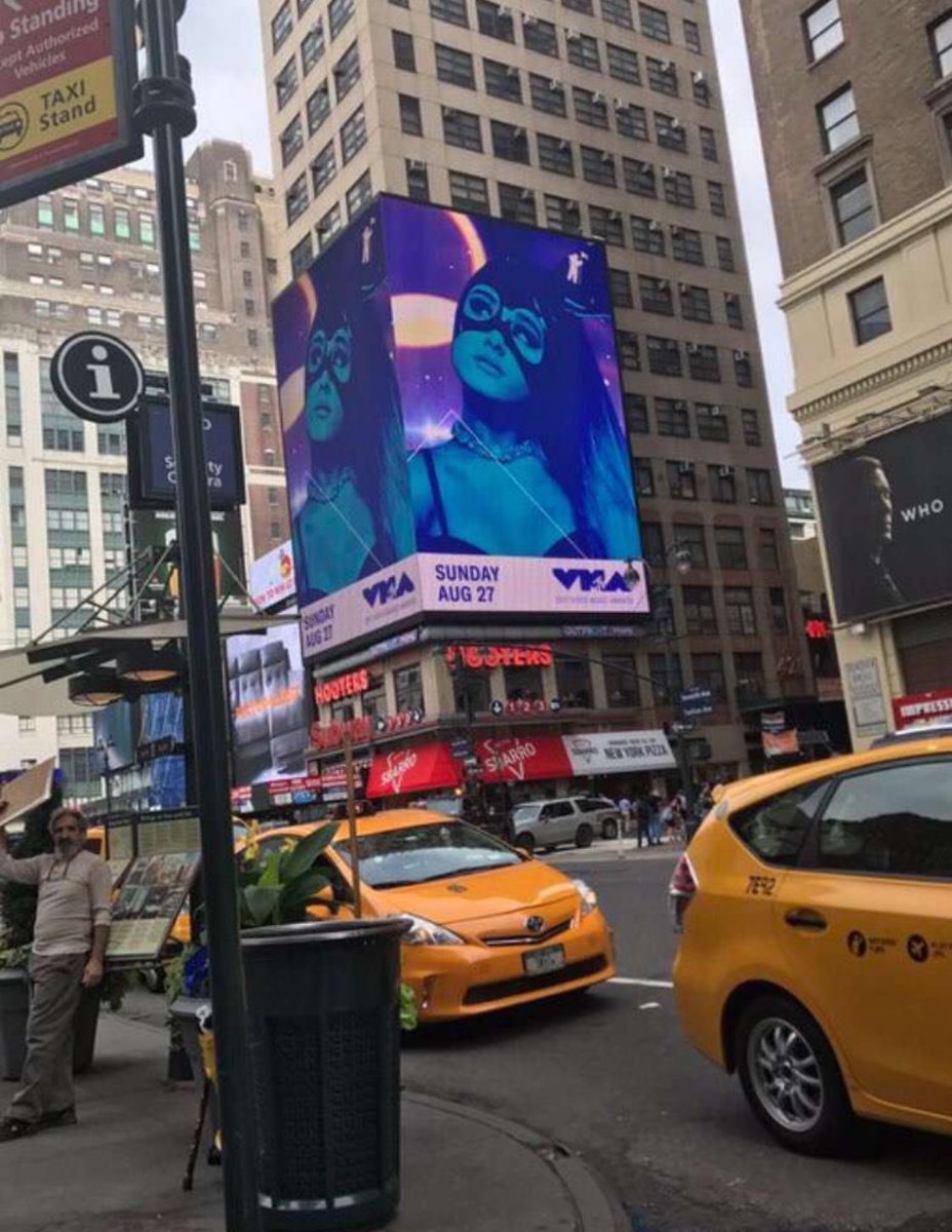 onelovesem's tweet photo. Ariana has already been spotted on #VMA promotional billboards!💪🏻Vote for Ariana for 'Artist Of The Year' Now - https://t.co/RvIS1xeXaO https://t.co/obOyig9ie8