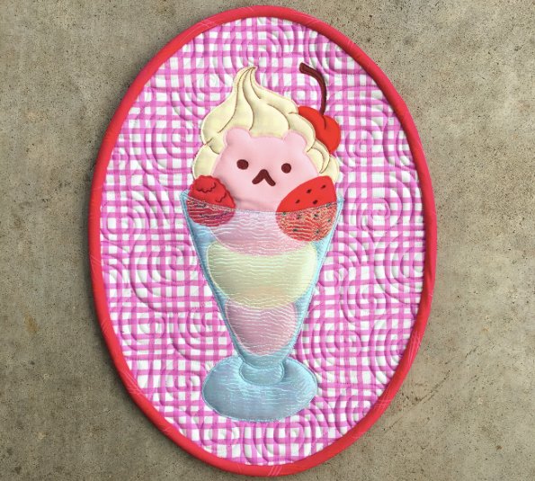 aurifil's tweet photo. How cute is this fabulous #applique mini quilt by #AurifilDesigner Felice Regina of #IAmLunaSol? https://t.co/TFb7QdDQfc https://t.co/KVRVAIF46d