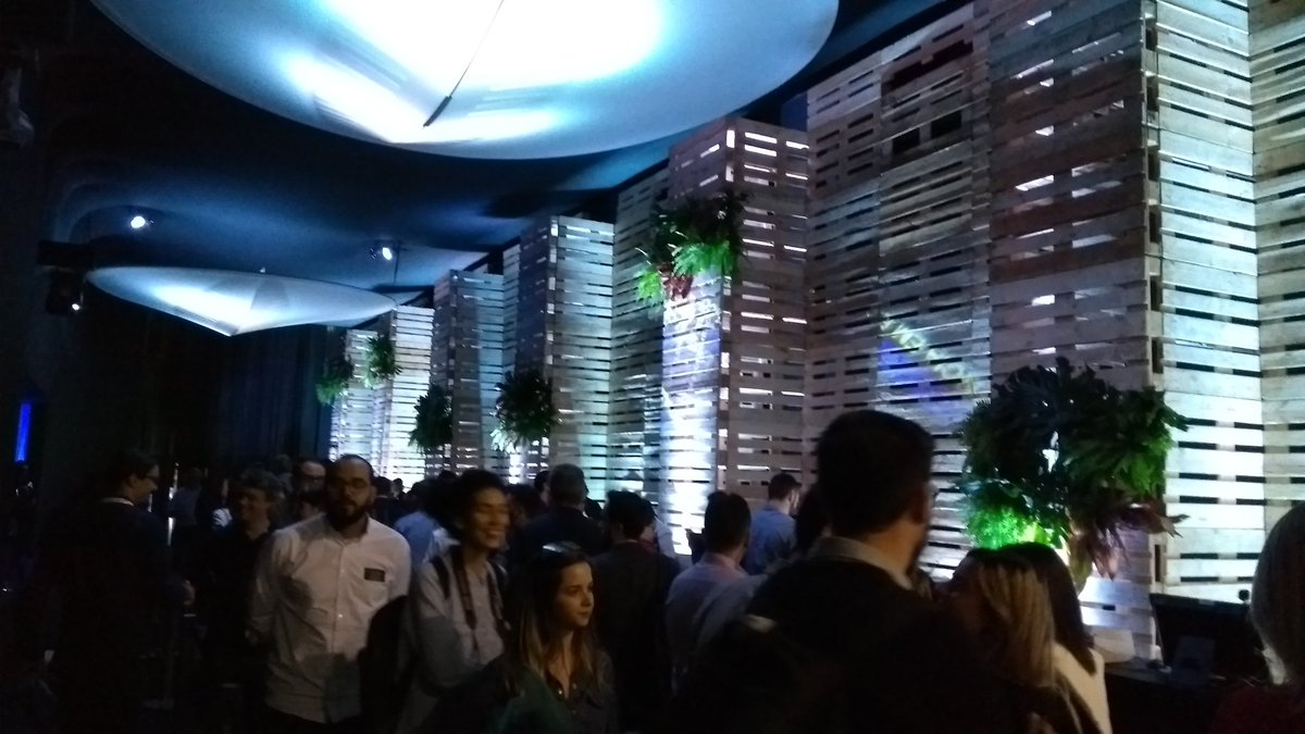 Magnator's tweet photo. #ecommerce? Brasil? Tá todo mundo aqui! Vem! No palco @MarceloTas @voudemarisa e @cea_brasil #forumecommerce #iMasters https://t.co/7ZpvgIlMdq