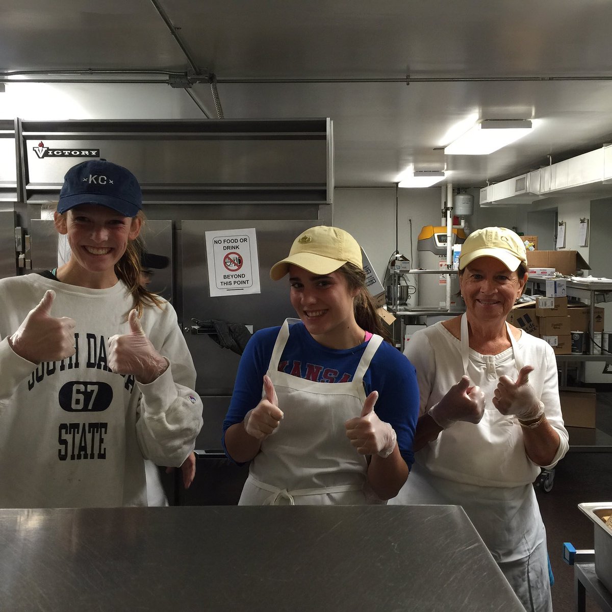 ECS_KC's tweet image. We need volunteers! Monday Aug 7 and later dates thru the month are looking sparse - learn more and sign up at bit.ly/ECSvol