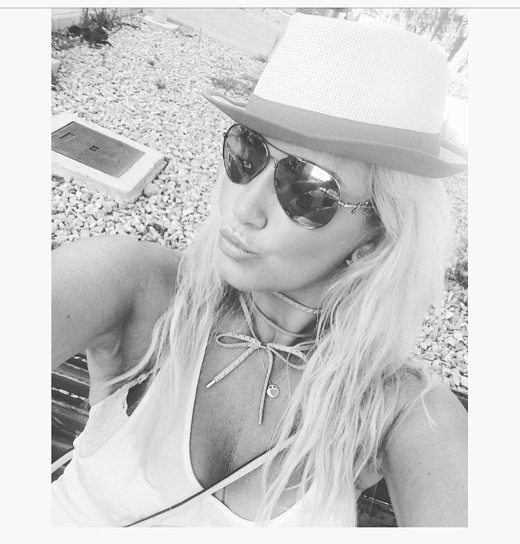 mhairimcmanus6's tweet photo. The most fabulous memories that will last forever #FamilyHoliday #murcia2017 #funnlaughter #cocktailsndancing ππΎβ€οΈ https://t.co/tZd6yjZs4p