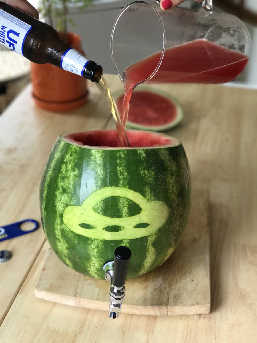 UFObeers's tweet photo. I'd tap that... and so can you! Try the UFO #Watermelon Keg! https://t.co/dr3Oxefxmu #keg #DIY #hack https://t.co/qHCHETA4Di