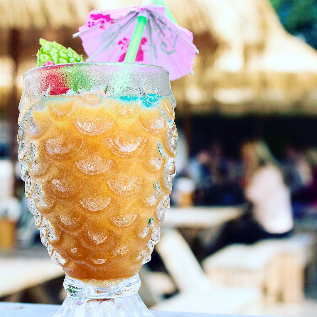 Hi_Lo_Diner's tweet photo. Meet the #Sloshy! Our new signature frozen adult beverage that'll make you feel like a kid again: https://t.co/cTnoBVf3uj ✨🍹✨ #getsloshed https://t.co/9pEHCTMOpv