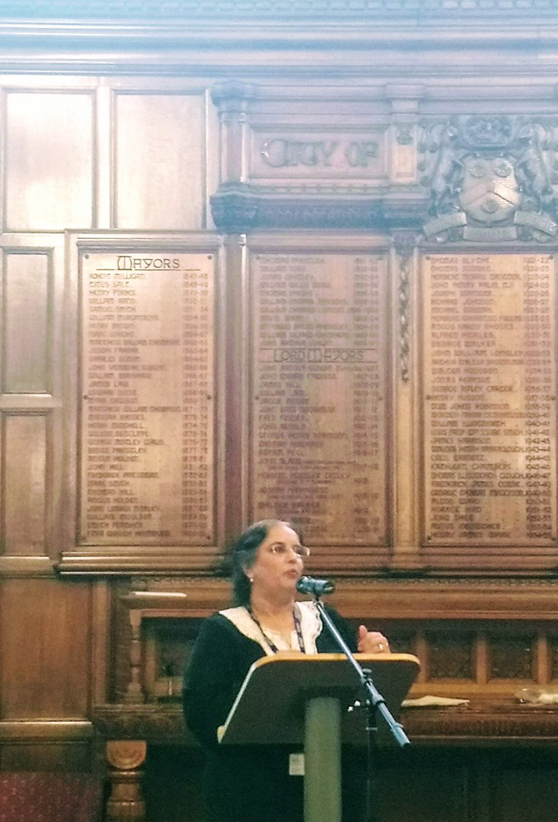 SonjaKielty's tweet photo. Thanks for a lovely evening @razwana_mahmood really special. @LordMayorBD @DragonBoatsBrad #fle17 #lovebradford #teambradford # celebration https://t.co/z17DUh0OfJ