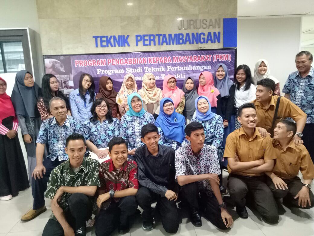trisakti_'s tweet photo. Prodi Teknik Pertambangan FTKE Usakti melaksanakan PKM keg "Pelatihan Analisa Kualitas Batubara" di Gd D lt 3 (25/7) #FTKE #Usakti #Trisakti https://t.co/MS3OcPA1nm