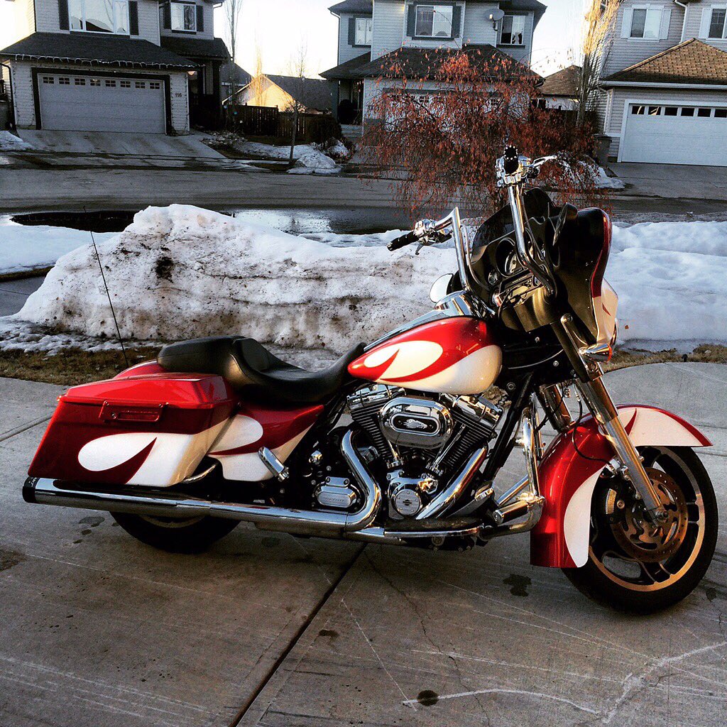 CougarEdmonton's tweet photo. Our customer Terry Major was looking for a change for his Harley Streetglide. Paint job in Lime Gold Candy. Thanks for choosing Cougar Terry https://t.co/tQT87Bp2ev