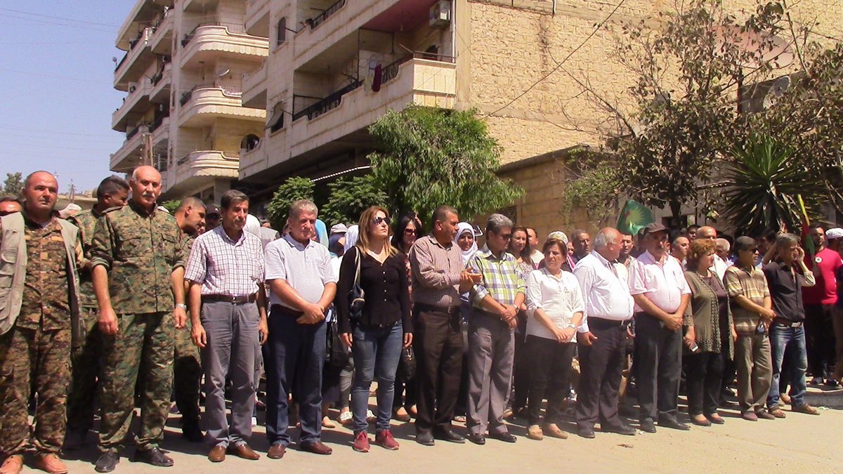 furiouskurd's tweet photo. #Efrin
The entire city is ready for any turkish rats or their mercenaries incursion. They will fight till death for their beloved city. https://t.co/vPJZInDsIa