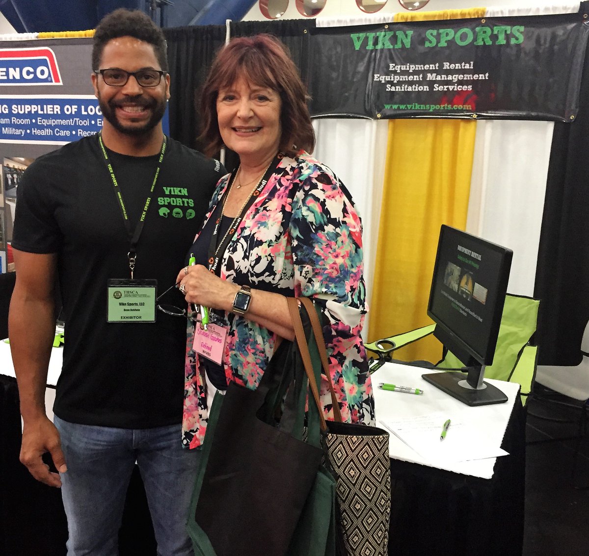 ViknSports's tweet photo. What a pleasure to meet the former head coach of Permian &amp; his wife which inspired the movie "Friday Night Lights!" @THSCAcoaches #THSCA2017 https://t.co/plcG3KgWFv