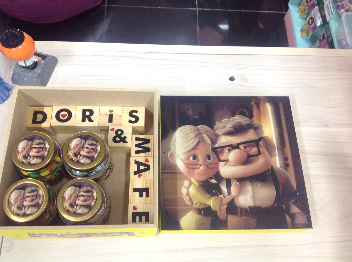 kin_candy's tweet photo. Caja personalizada + frascos con dulces personalizados up! Qué esperas en pedir la tuya, nos encuentras en centro comercial rodrival popayán https://t.co/NkqIErrD2h