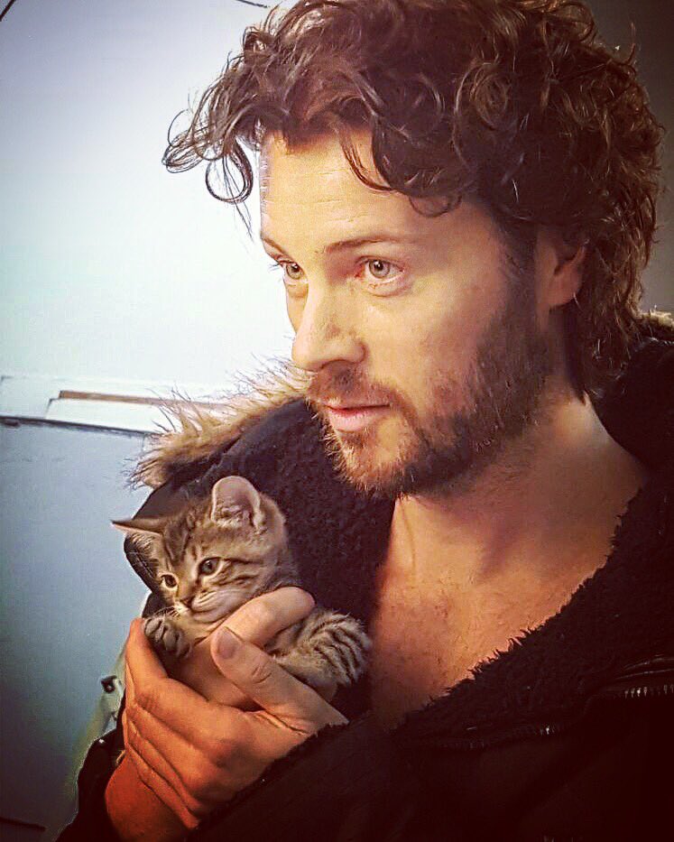 DgFeuerriegel's tweet photo. That time #Waffles and I were models for @KittCrusaders And I had long, luscious curls 😂 #KittCrusaders #Charity  📷 by @VanessaCater https://t.co/iJvI3awqER