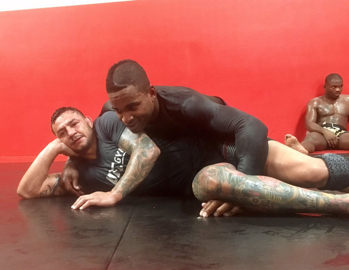 CubSwanson's tweet photo. Me helping @da_MONSOON train for his next fight against Paul Daley https://t.co/nn0a7mO5fo
