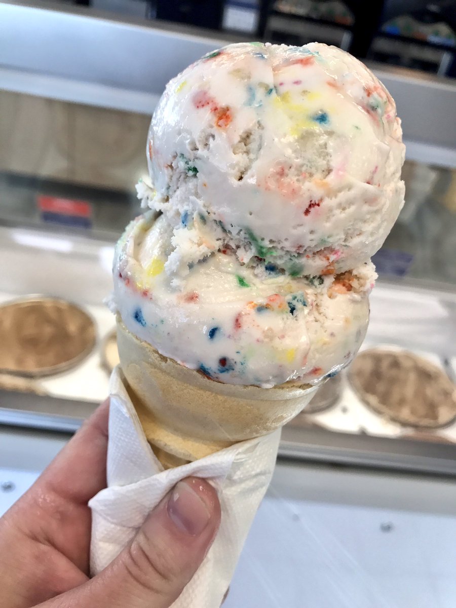 BluemkesFM's tweet photo. Happy #TwoConeTuesday! RT this for a shot at 2 free ice cream cones. Must follow to be eligible to win! Will announce winner tomorrow. https://t.co/HSrz5pGiCz