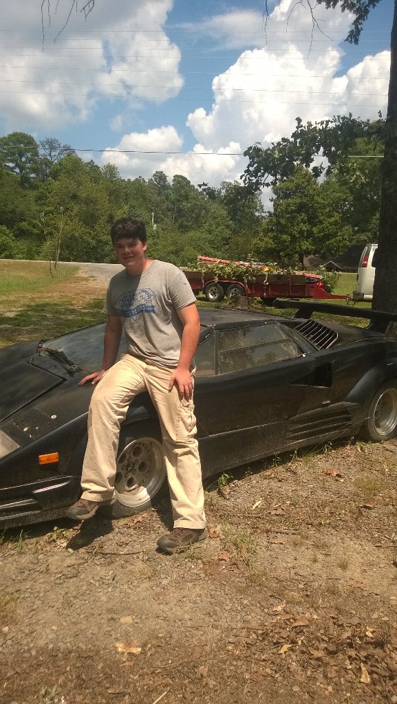 mandolinbeast's tweet photo. Finally got a couple of pics with one of my dream cars. #Lamborghini #Countach #supercar #lambo #ferrarikiller https://t.co/rs4opfkNTO