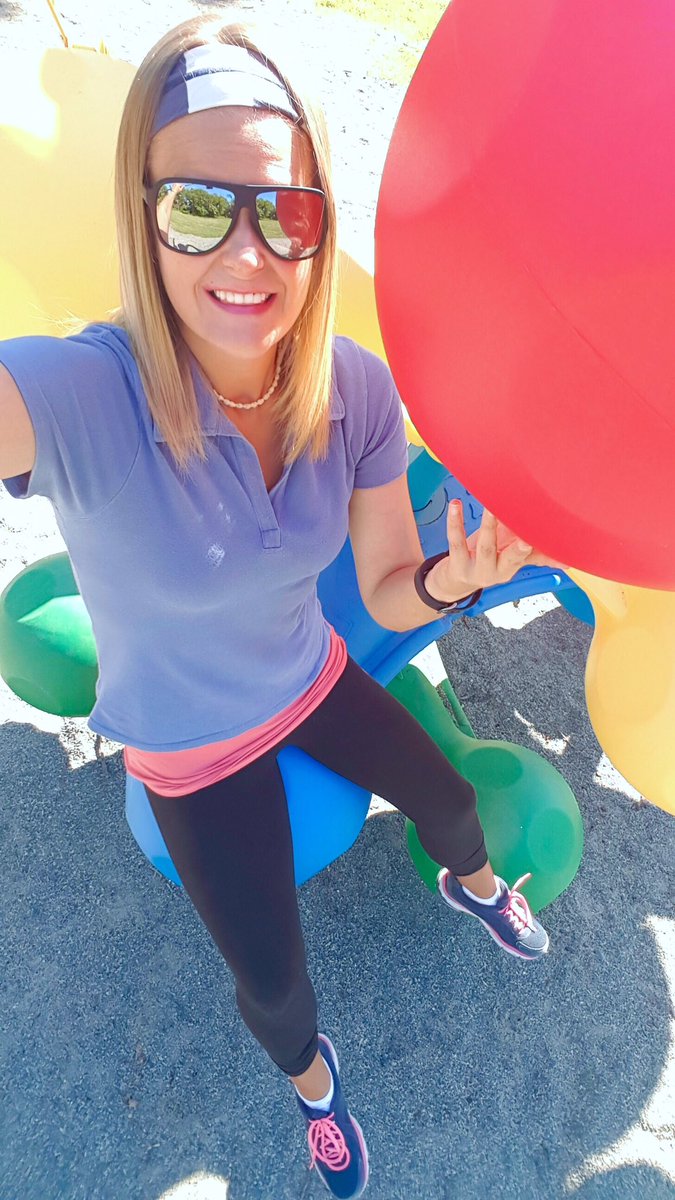 HeyItsMeMissJT's tweet photo. Bashed my head twice against big red! #ohshit #playgroundproblems #climbingchallenged #kidatheart #tootallformyowngood #accidentprone 🙄🤕 https://t.co/UG53zgw6Hu