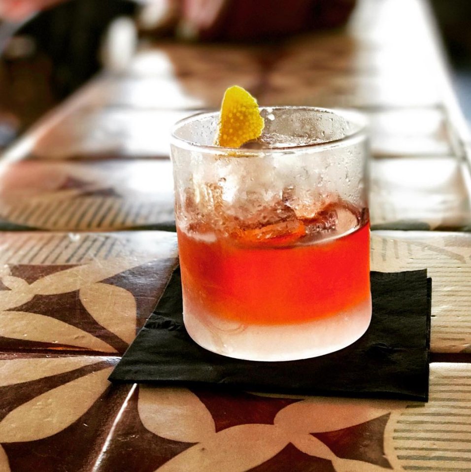 It's High Ball Tuesday! Such thirsty weather requires equally thirst quenching drink specials! Singles $4 &amp; Doubles $7 🥃🌞