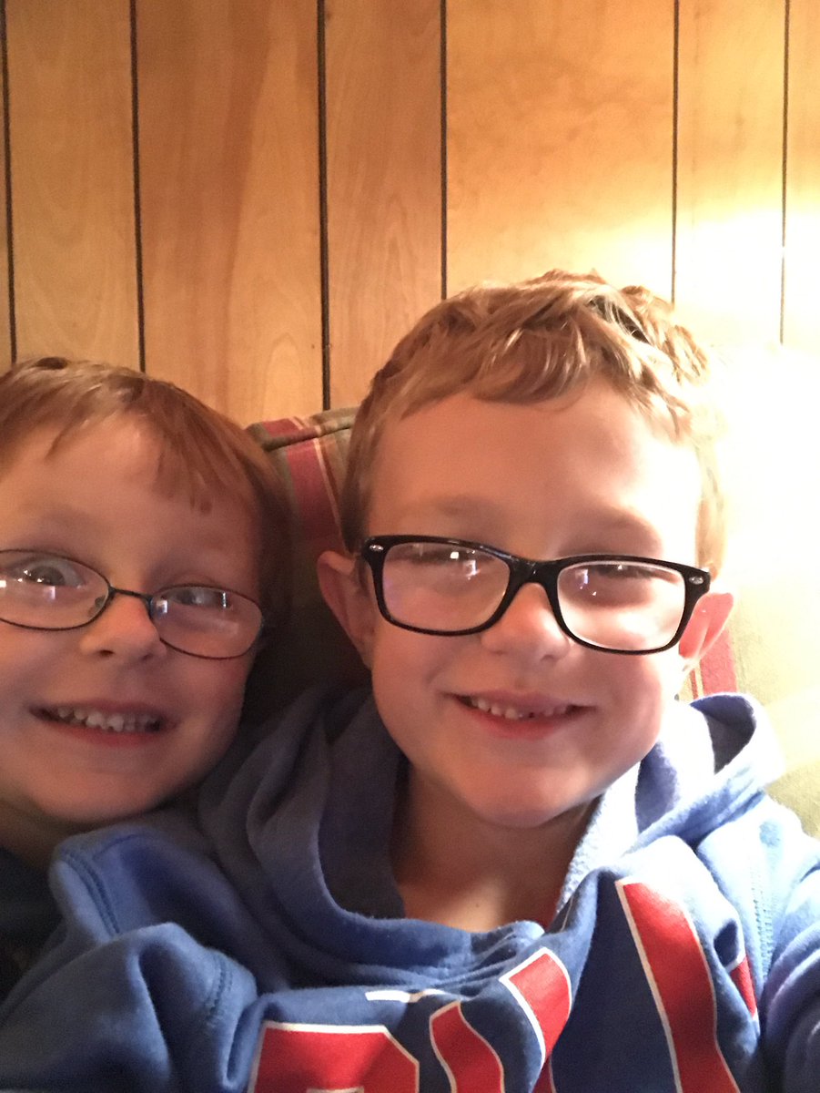 MrsMcLean404's tweet photo. Look what I found on my phone😍 #mybabies #lovethem #sonselfie https://t.co/W2GZrtG0SO