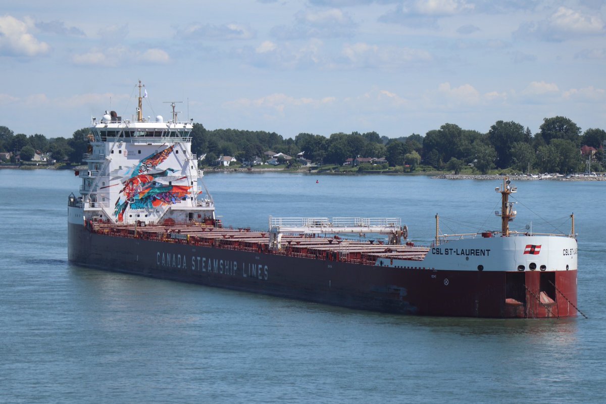 TankerSteph's tweet photo. Passing by the CSL St-Laurent at anchor in Sorel. That painting seems to look better every time I see it. #gettingusetoit https://t.co/zNri5AD1kz