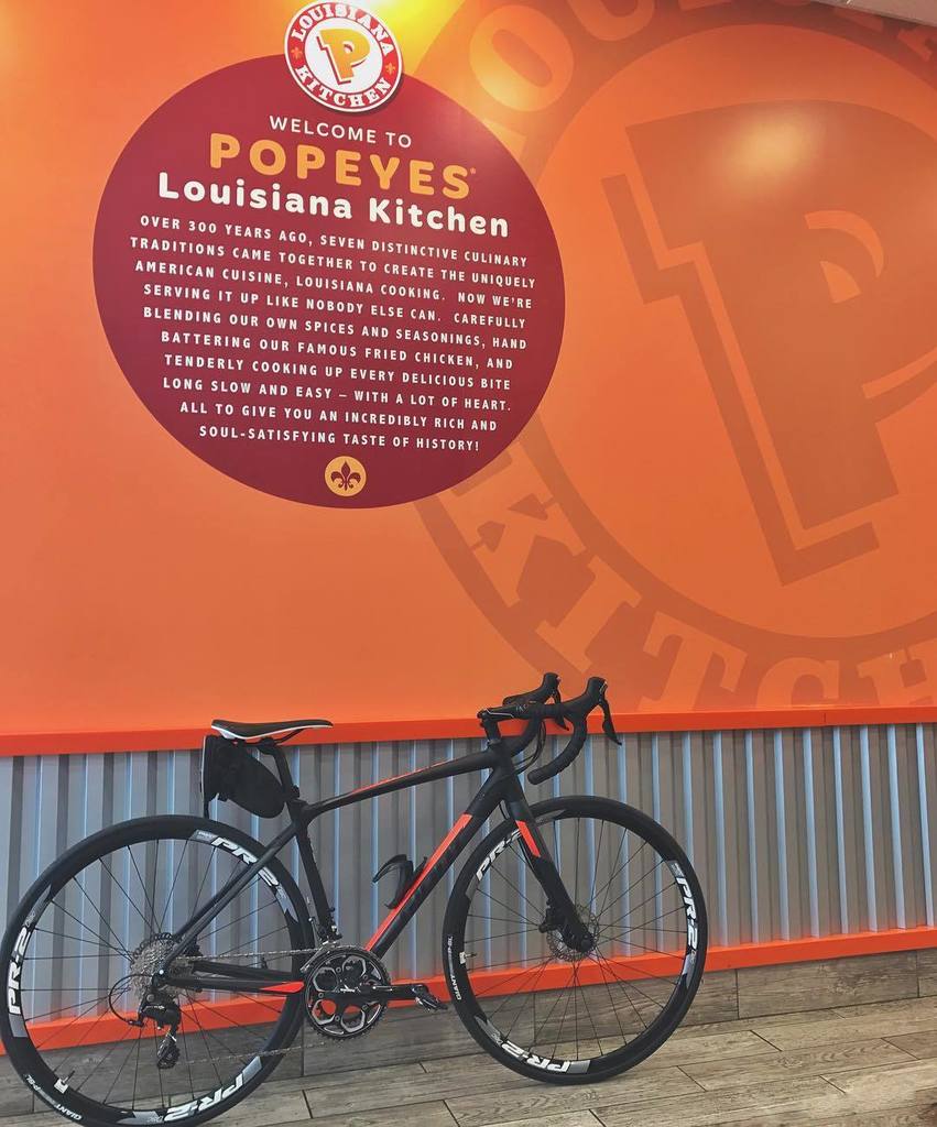 israelazsn's tweet photo. Straight to Popeyes😂 #giantcontend https://t.co/d6HQRfv0FI https://t.co/vRyFWP2f57