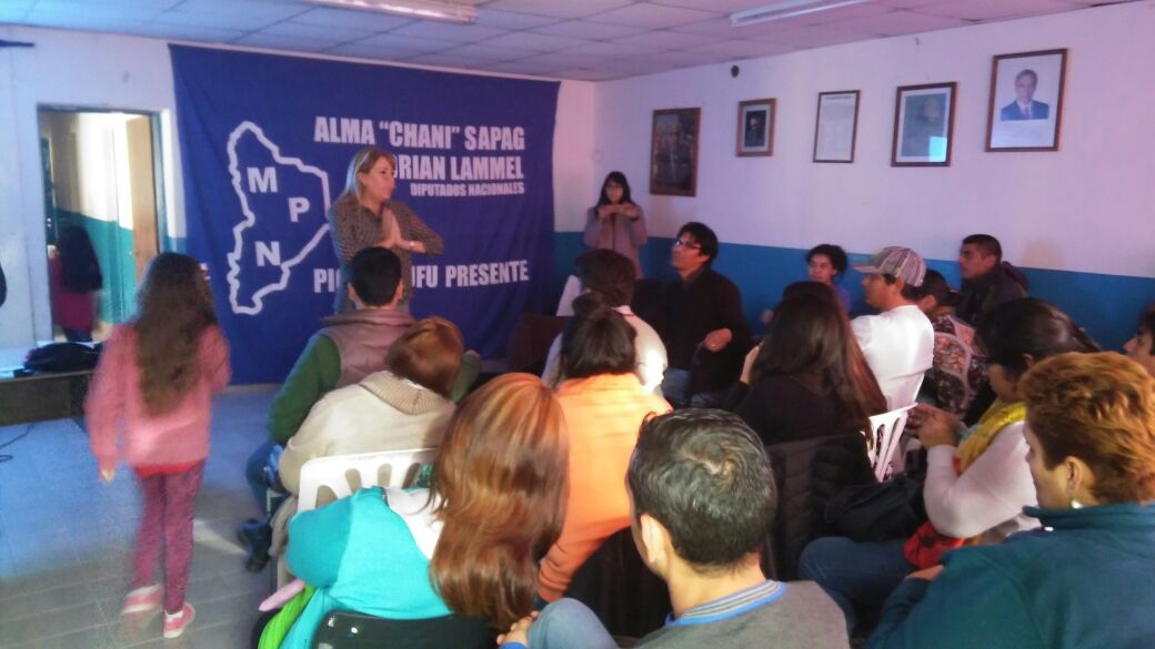 comellialicia's tweet photo. #PicunLeufu seccional del MPN . Capacitación #paso2017 @Chani_Sapag @OLlancafilo @DiputadosMPN @OmarGutierrezOk #pasionxneuquen https://t.co/9Ct305K6OQ